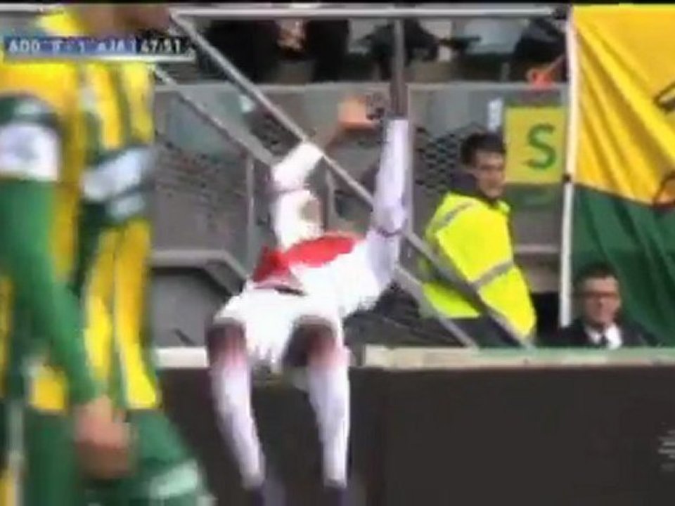 2:0 - Ajax bleibt an Tabellenspitze dran