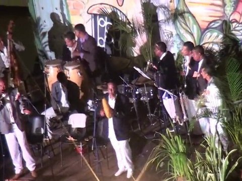 Voyage Salsa Dansacuba en décembre et Fete de Nouvel An 2011 à la place Cespedes