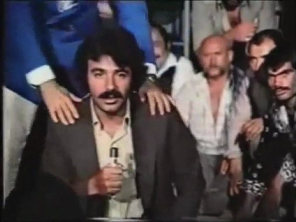 SEVMEK Mi SEViLMEK Mi ZOR SEN ONU GEL BANA SOR