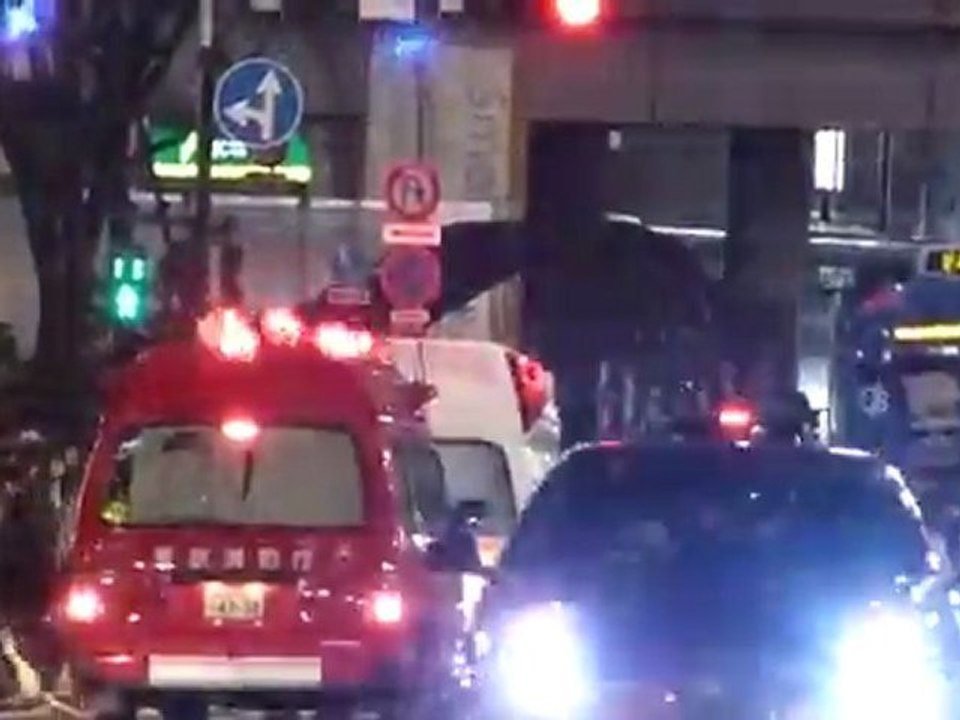 救急車の緊急走行を妨害する歩行者