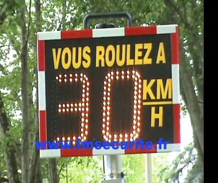 RADAR PREVENTIF PEDAGOGIQUE LUMINEUX DE VITESSE VIASIS BASIC1