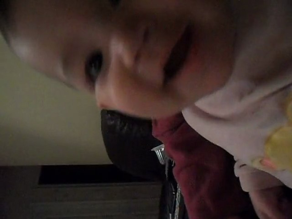 baby funny bebe rigolo rit aux eclats bebe se rie a carcajadas