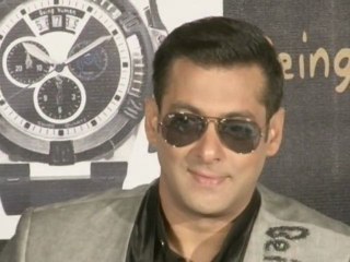 Salman Khan Turns Baddie On The Sets Of Dabangg 2 - Bollywood News
