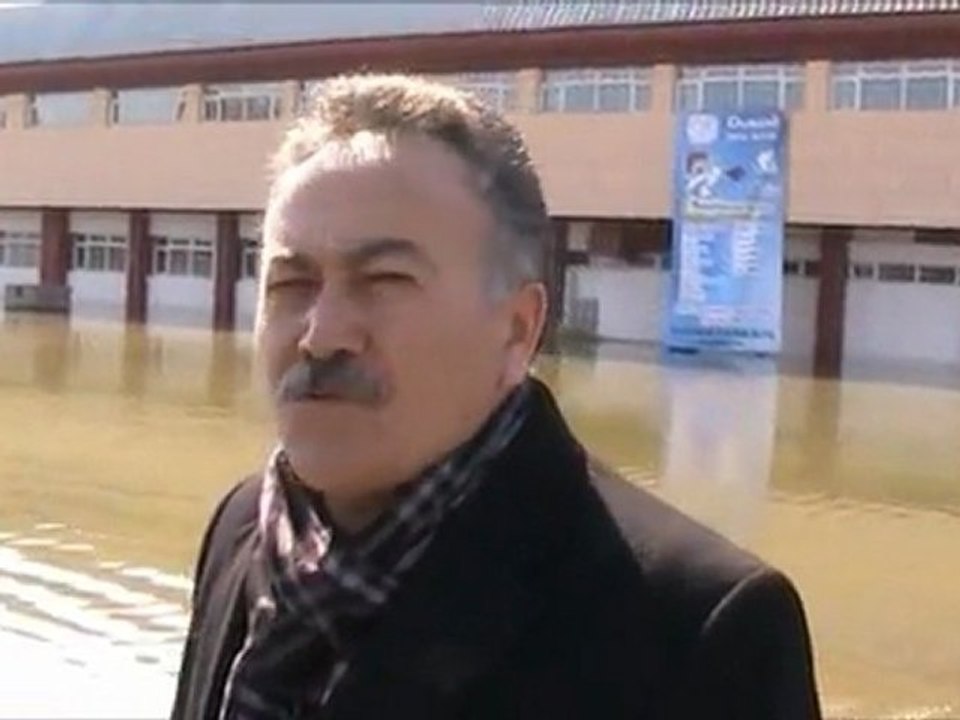 Belediye Spor Tesislerini Su Bastı