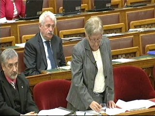 Bödecs Barna: Aki tesz valamit a fejlődésért, azt ellehetetlenítik, ugye?
