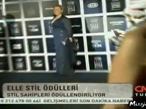 Tuba Büyüküstün - Elle Style Awards red carpet 2-12-2011