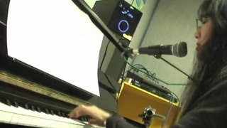 BANDE-ANNONCE -Émission 12- Série D' ÂMES ET DE COEURS, YUYU chante au piano