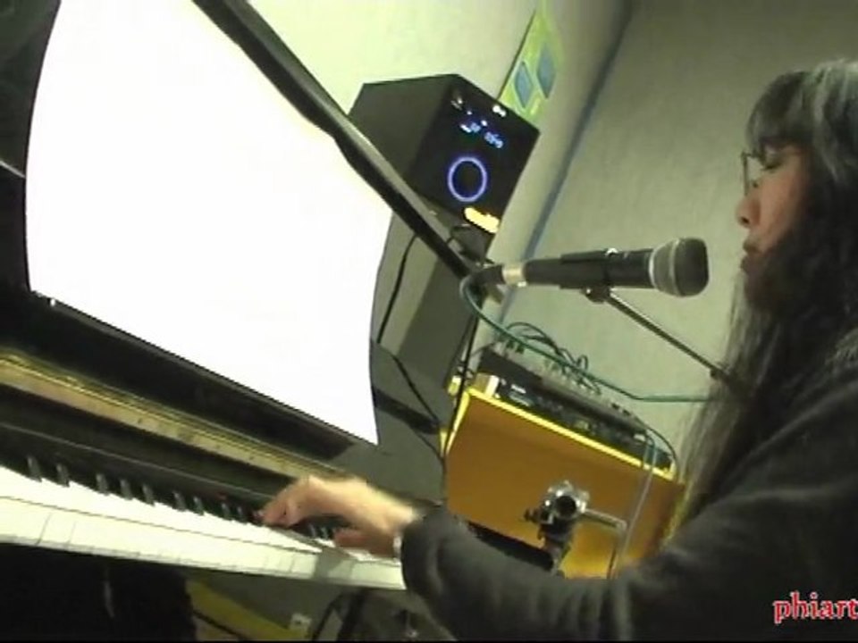 BANDE-ANNONCE -Émission 12- Série D' ÂMES ET DE COEURS, YUYU chante au piano