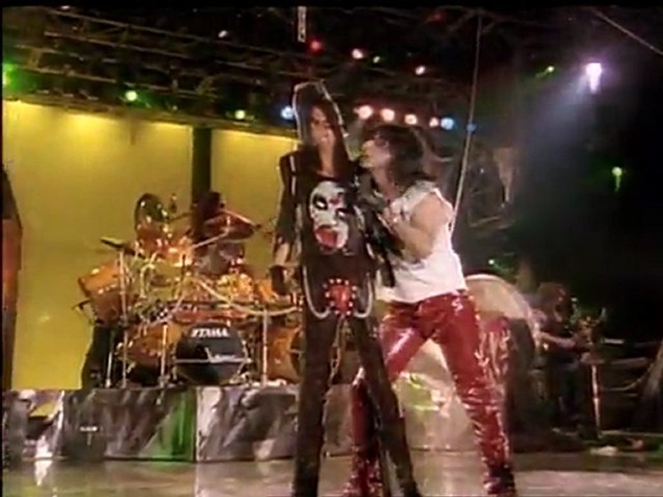 Alice Cooper - This Maniac's In Love With You (live 1989)