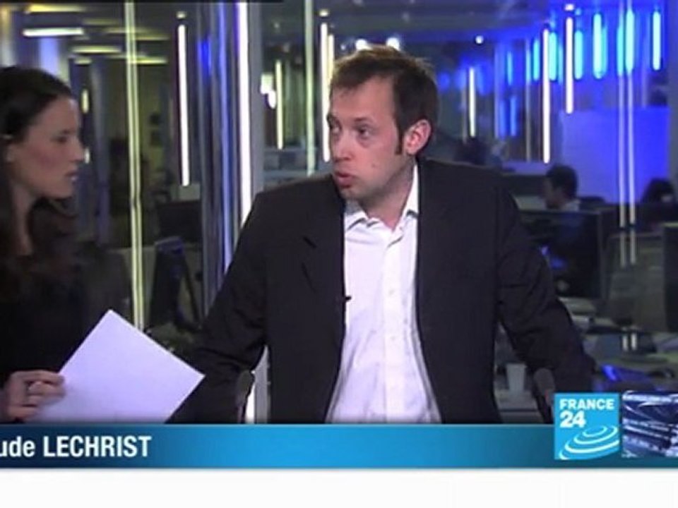 Un mec s'incruste au JT de France 24