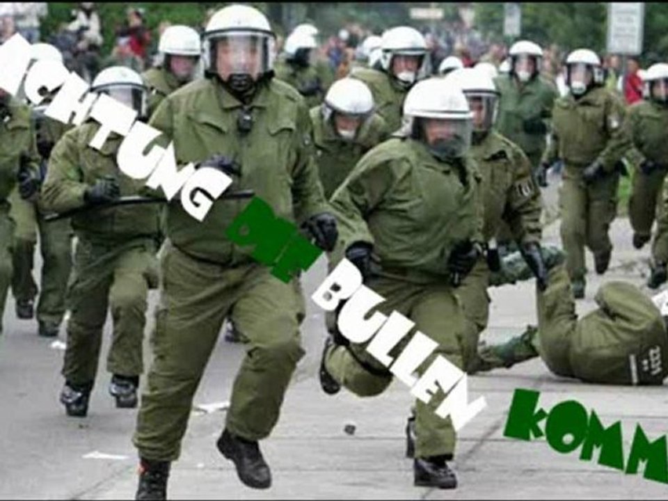 ACHTUNG DIE BULLEN KOMM