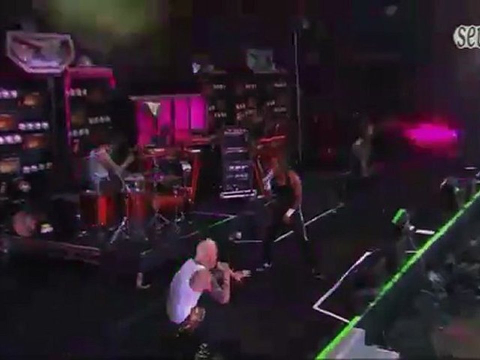 The Prodigy - Help (Live)
