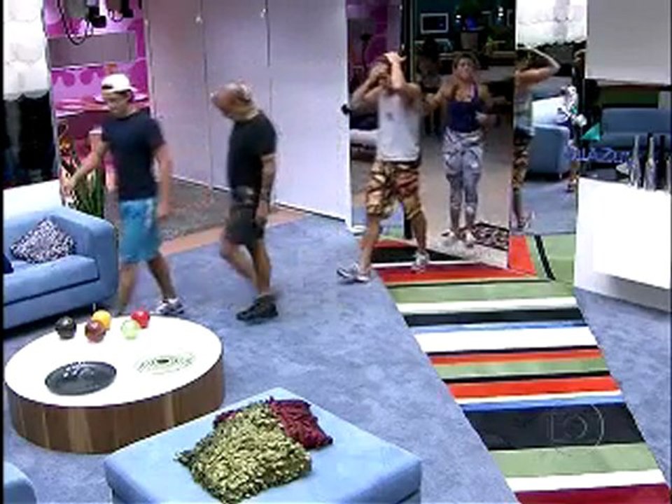 PROVA DO LIDER FABIANA SALVA KELLY E MANDA SEU "AMIGO" FAEL