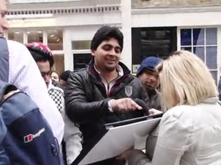 New iPad fanboy Retina display test