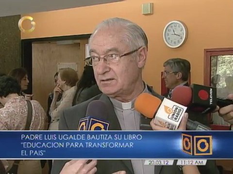 Padre Luis Ugalde bautiza su libro “Educación para Transformar al País“