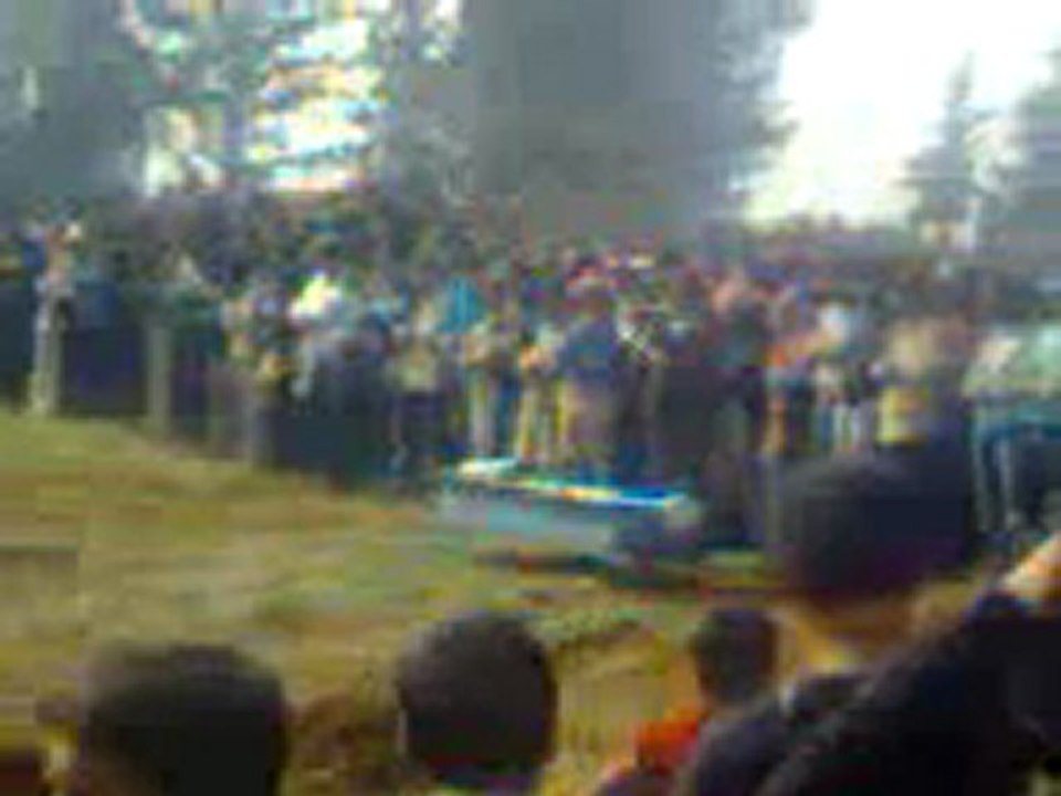 فري برس درعا المزيريب صلاة الجنازة على روح الشهيد طعمة ابو سيف 20 3 2012