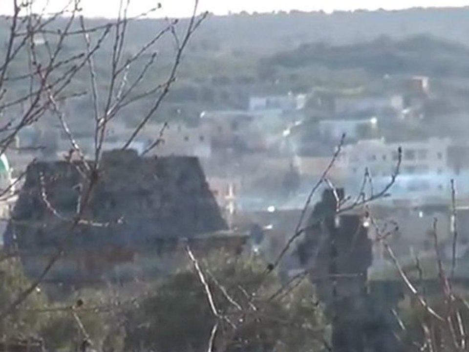 فري برس ادلب جبل الزاوية بلدة البارة حرق المنازل 20 3 2012