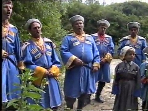 Между серыми камнями