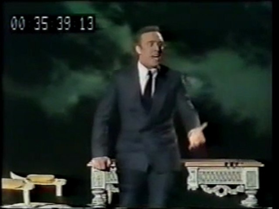 Giacomo Aragall - La Donna e Mobile from Rigoletto (Verdi)