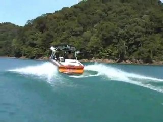 Supra Launch 22SSV Wakes