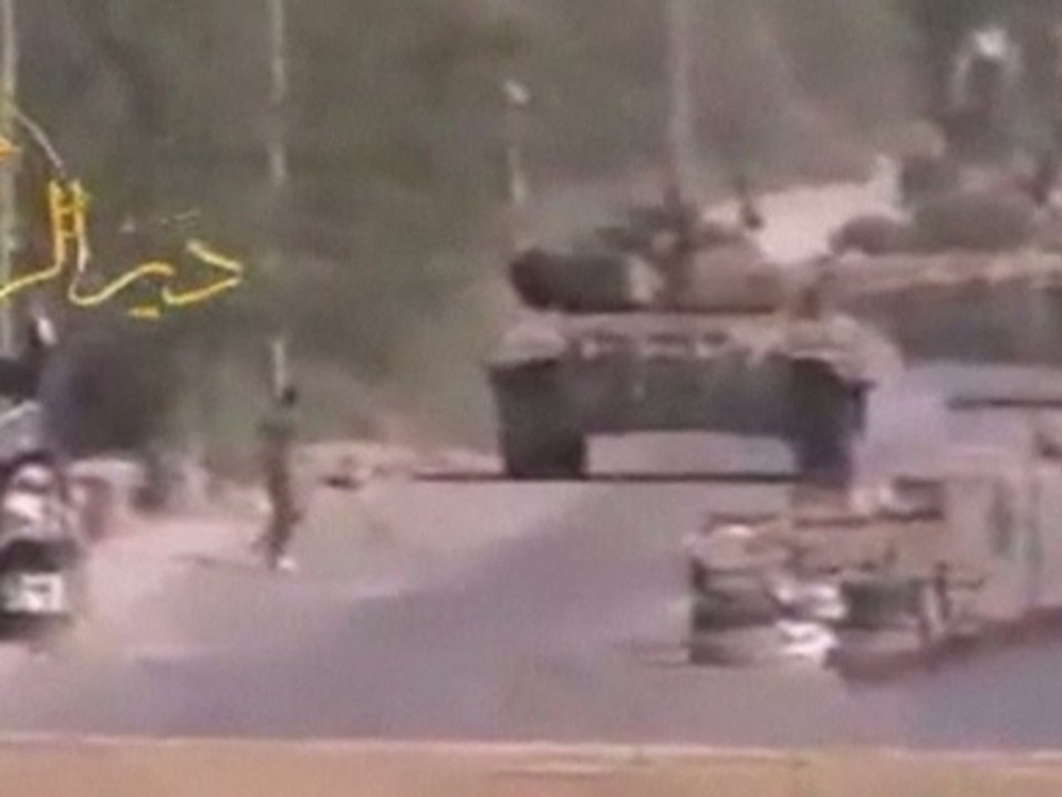 Tanks shell Syria's Deir al-Zor