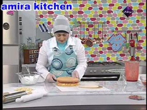 منال العالم تورتة الفراولة