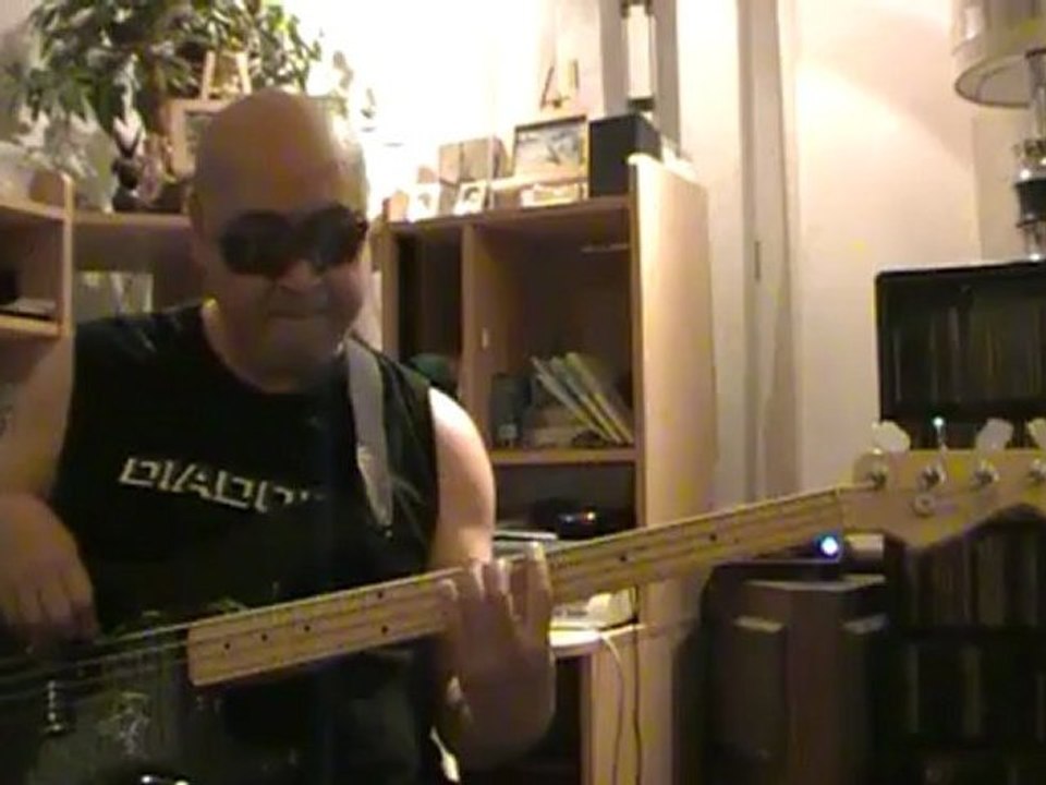 Thriller Michael Jackson basscover Bob Roha