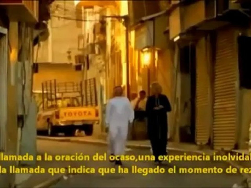 Periodista britnica llora al escuchar el Athan