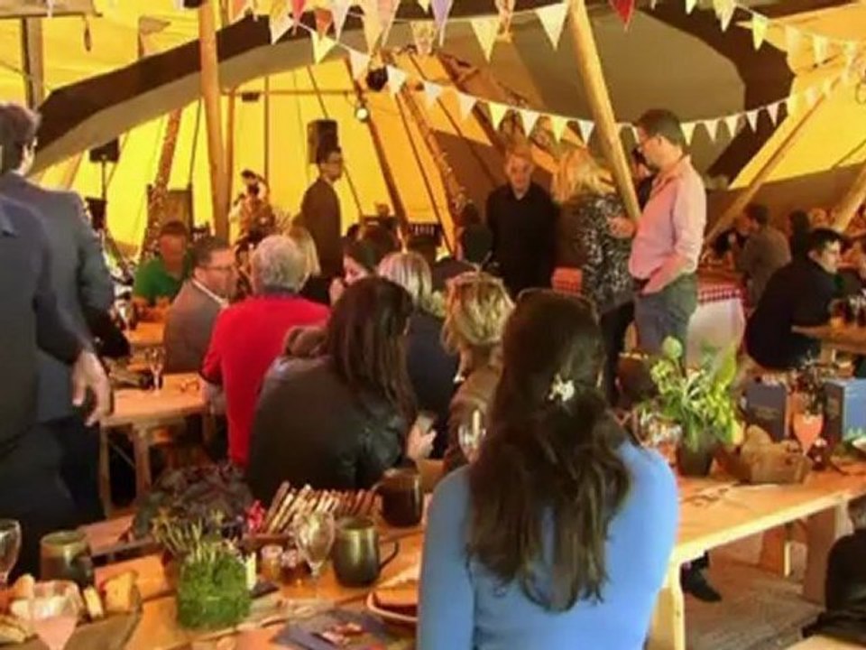 Andy Serkis reads The Hobbit as Gollum