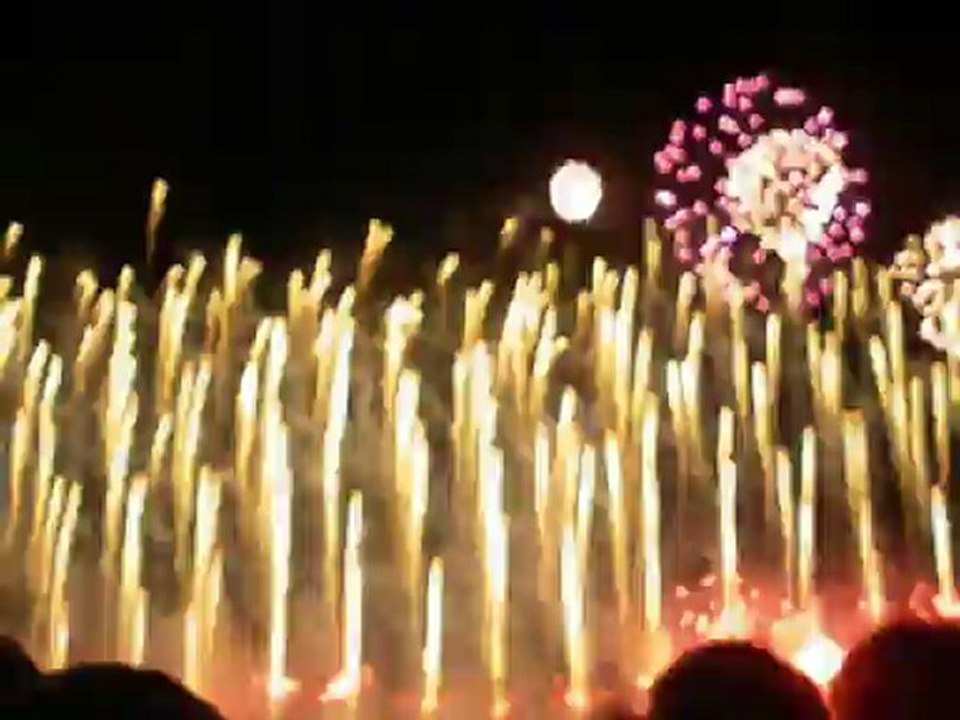 "Feu d'artifice"   GRAND PAVOIS 2012 : "Voile de nuit"
