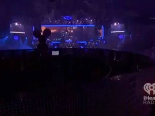 deadmau5 -  Professional Griefers ft. Gerard Way (Live @ iHeartRadio Festival)