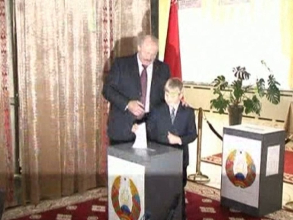 Opposition boycotts Belarus vote