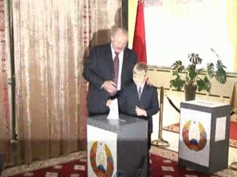 Opposition boycotts Belarus vote