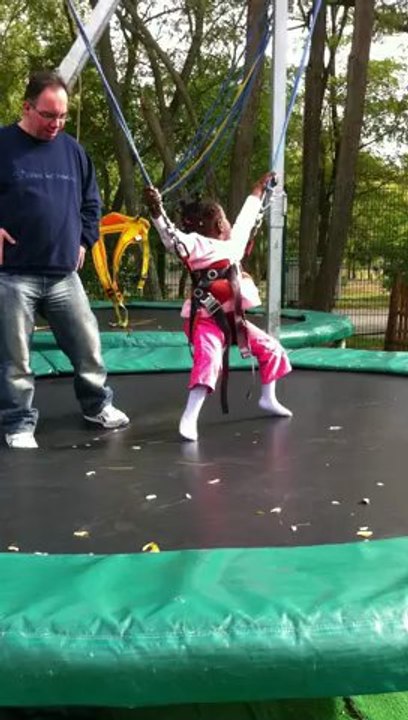TRAMPOLINE MAGIQUE !!!!