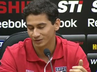 Com fogos e telão, São Paulo mostra Ganso à torcida: "maestro do Morumbi"