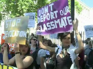 Thousands face expulsion as university loses visa status