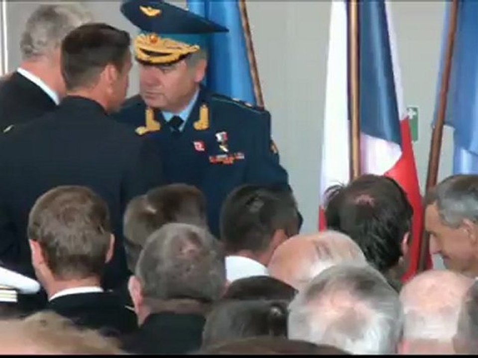 70 ans Régiment de chasse  Normandie-Niemen, extraits: Discours/remise de cadeaux/Patrouille de France/