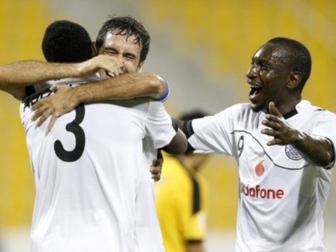 Niang et Raúl corrigent Baky Koné