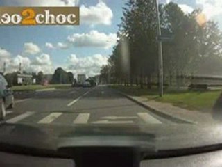 Video2choc.com - Elle manque de se faire écraser avec son bébé