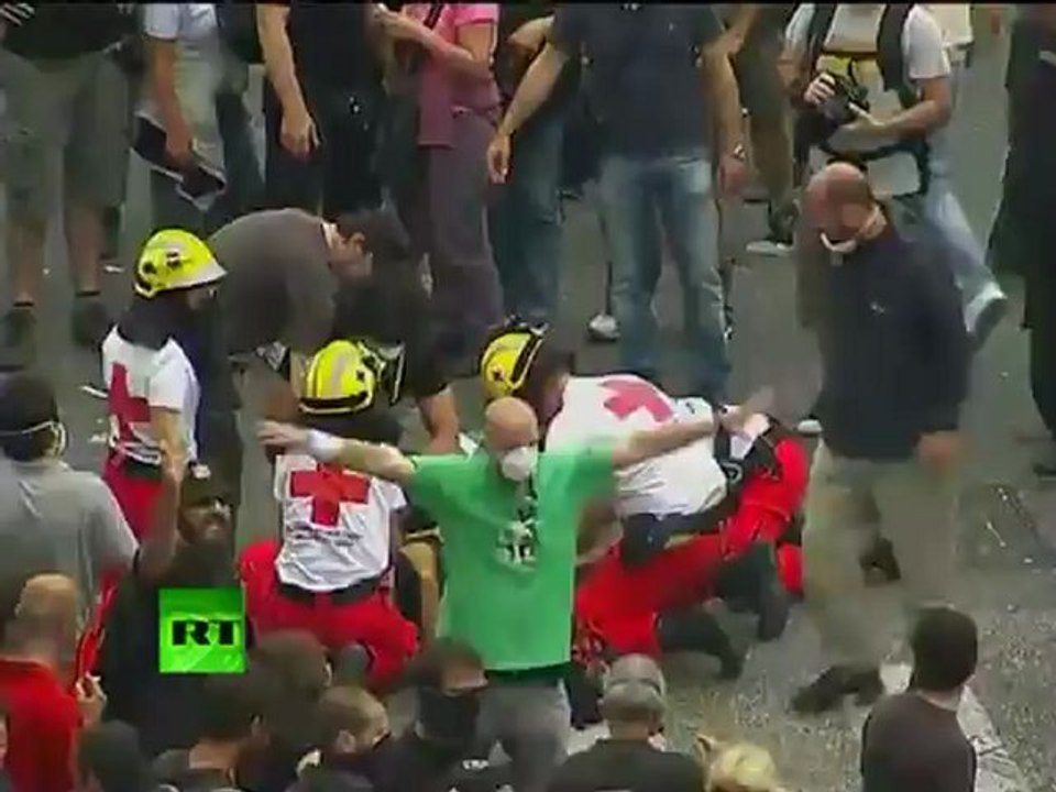 Greece Clashes: Video of fire bombs, tear gas at Athens mass protest