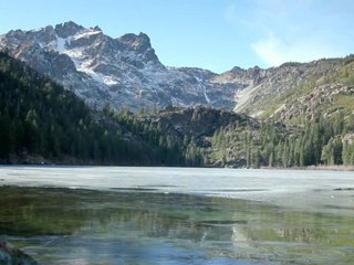 La glace se fissure sur le Lac Sardine