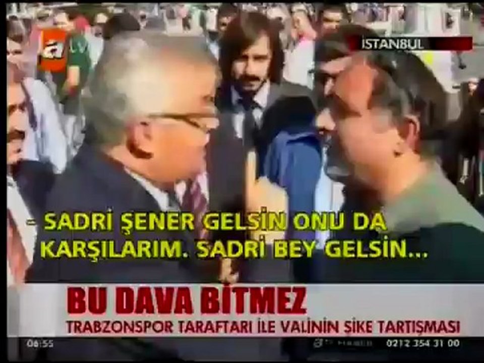 Vali Özcan Taksimde Trabzonsporlu eylemcilerle tartıştı