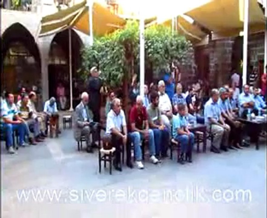 Siverek Halk Oyunlari Ekibi Gösterisi