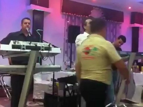 Afrim Uka Xhevdet Osmanaj Elvis kurpeja adrenalina 2012 - YouTube