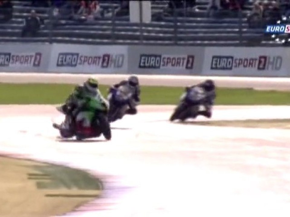 Impressionnante chute de Victor Cox en British Superbike à Assen 2012