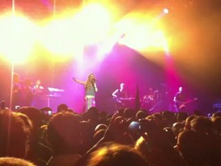 Joss Stone "Tell Me What We're Gonna Do Now" @ Trianon, Paris