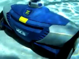 Robot piscine MX8 Zodiac Baracuda - Piscine et Jardin 59 62 80