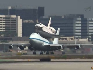 Shuttle Endeavour Lands in Los Angeles (HD)