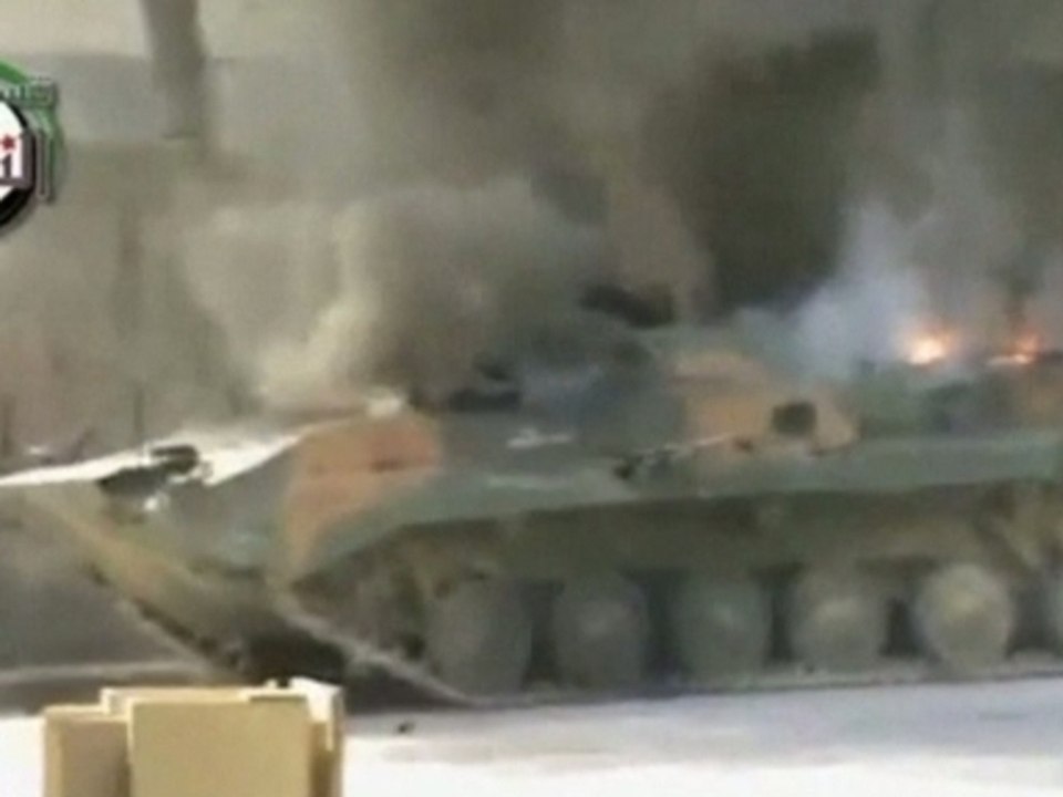 Rebels blow up Syrian army tank