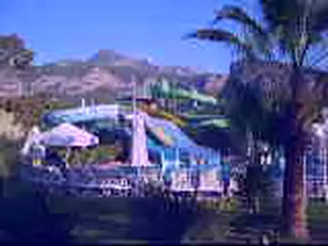 vue de la piscine de l 'hotel thomas cook sultan beldibi en turquie